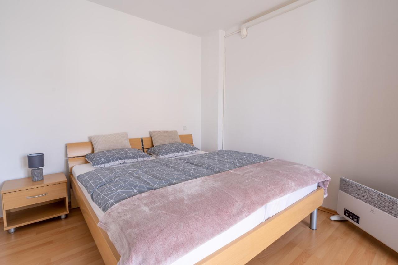 Charmante Wohnung Fusslaeufig Zum Meer In Funtana Extérieur photo