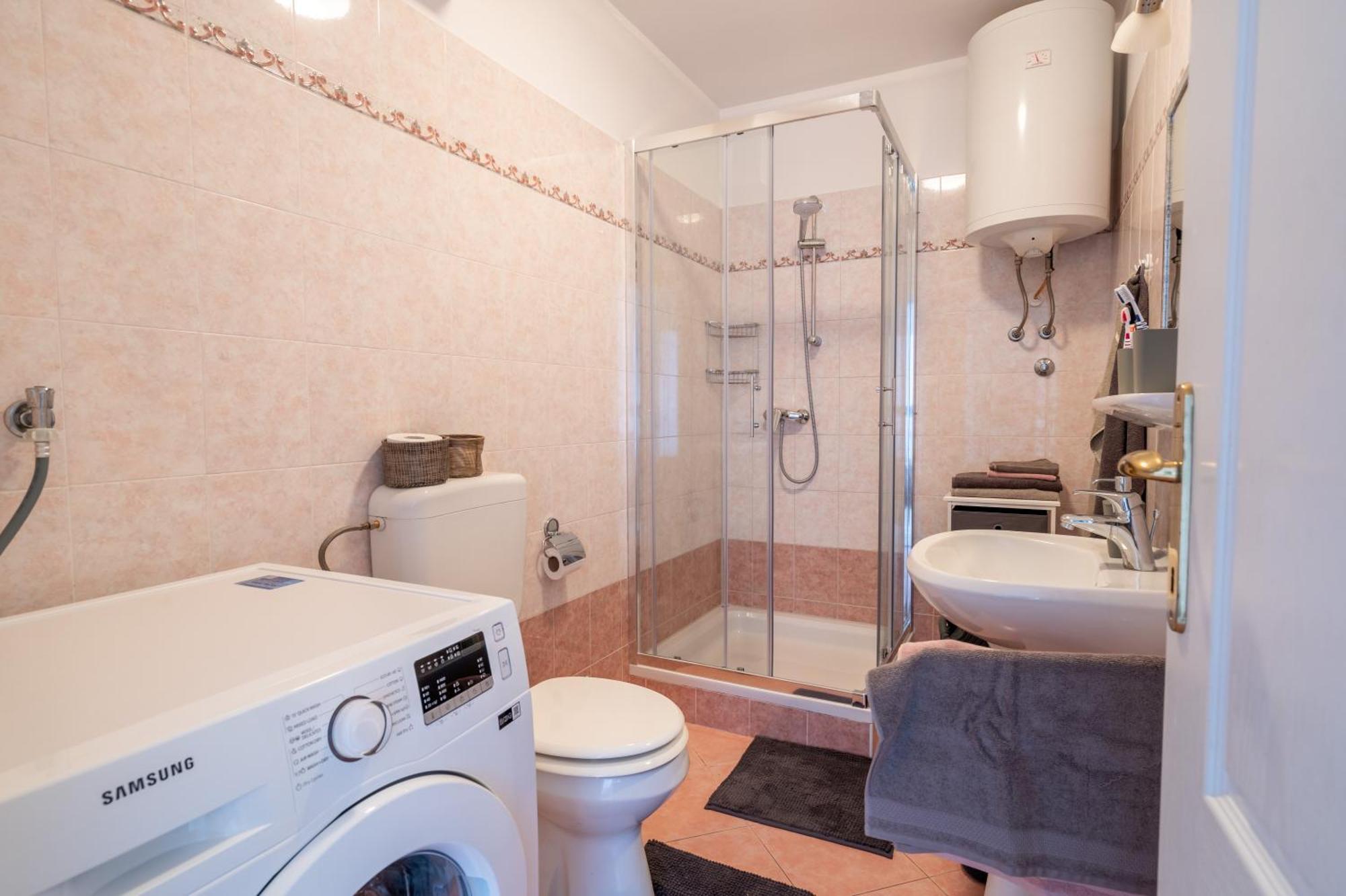 Charmante Wohnung Fusslaeufig Zum Meer In Funtana Extérieur photo